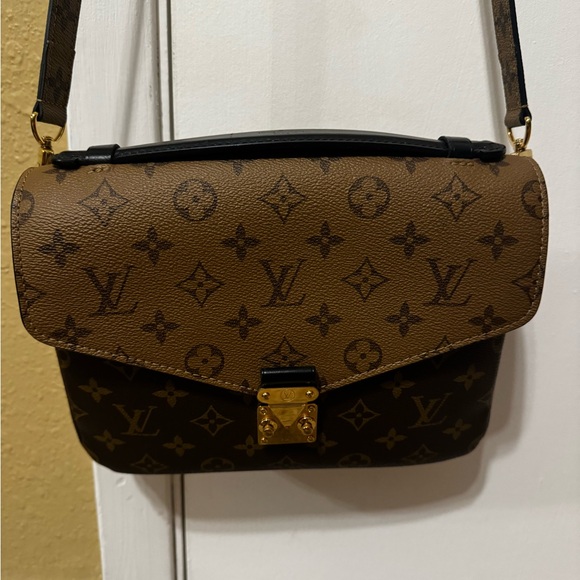 Louis Vuitton reverse monogram Pochette Métis - Picture 2 of 7